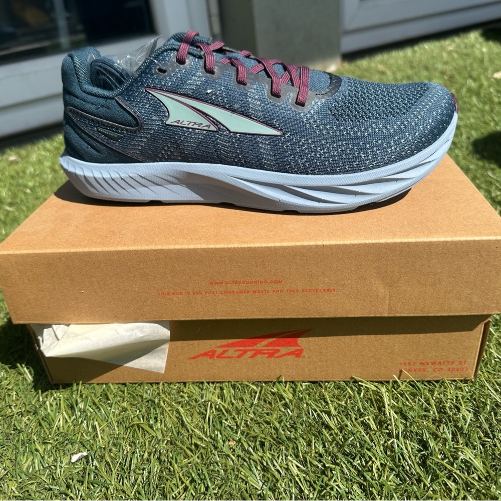 Altra Escalante 4 - ultracomfort running shoes (blue)